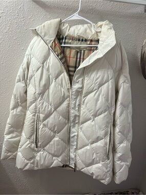 Burberry White Quilted Puffer Jacket with Iconic Check Lining